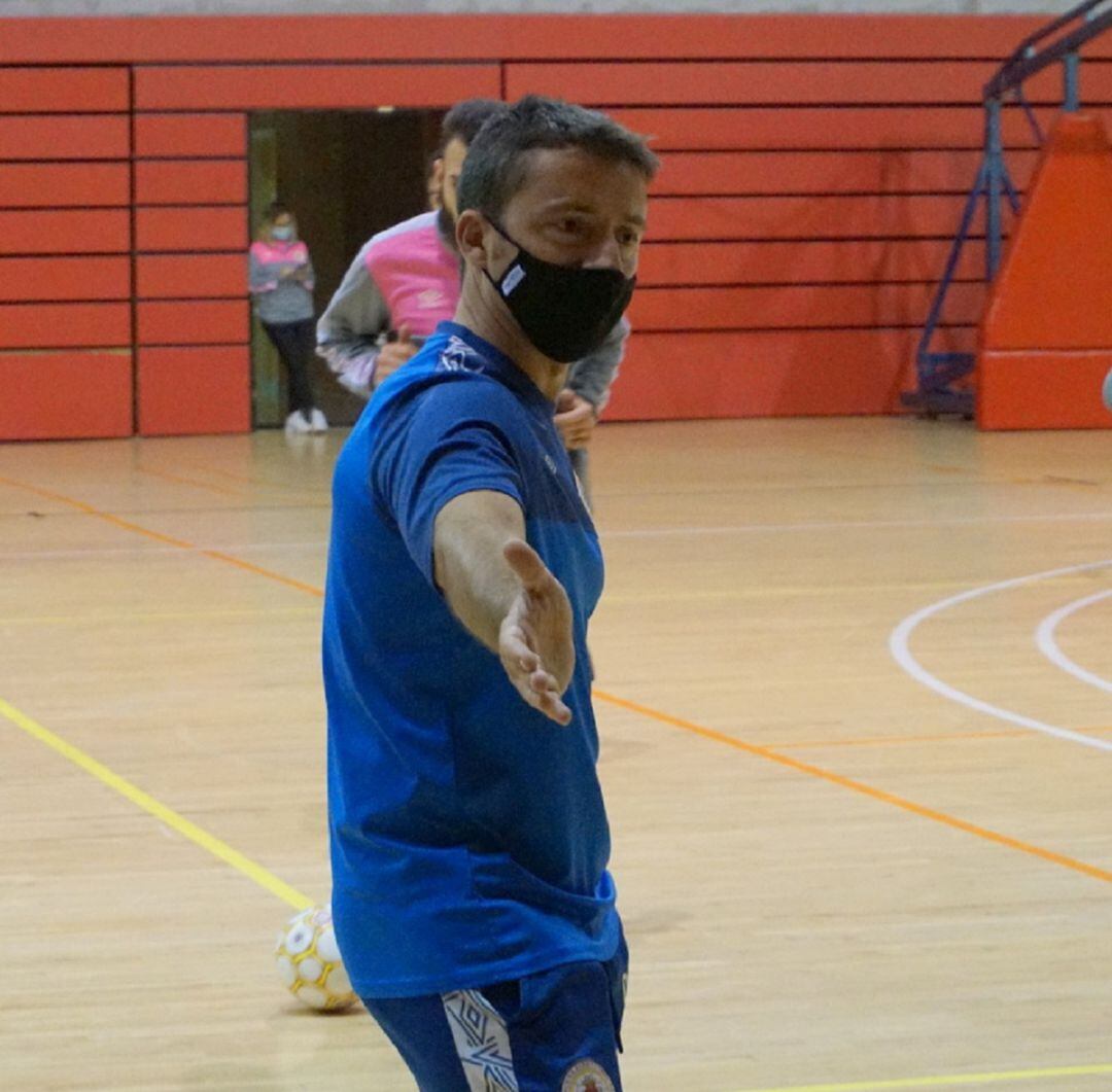 Dada no ha podido acompañar al equipo en el histórico viaja a Canarias