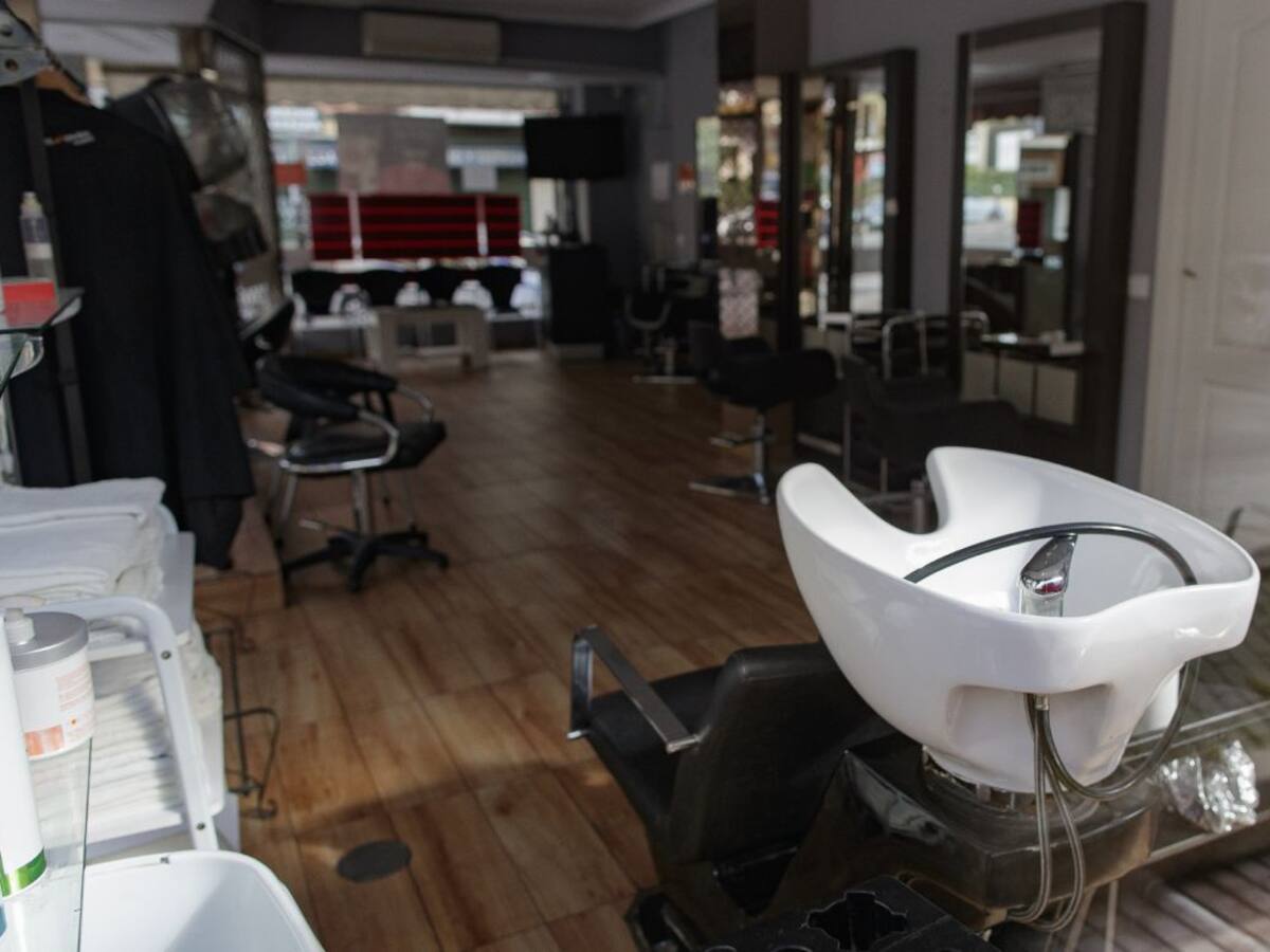 Las peluquerías denuncian que gente no profesional está atendiendo a domicilio en La Mancha