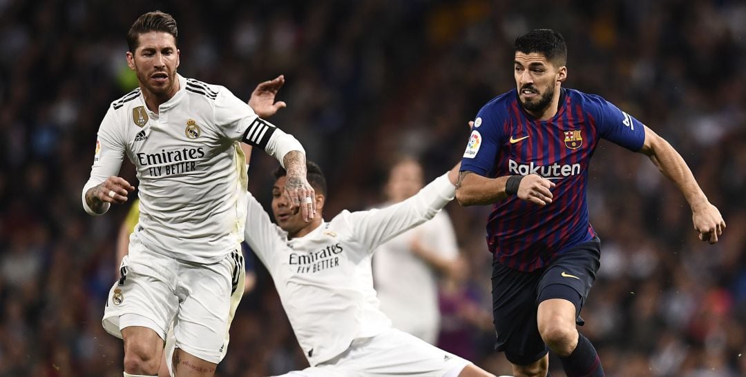 Luis Suárez, Ramos y Casemiro, durante el último Clásico disputado