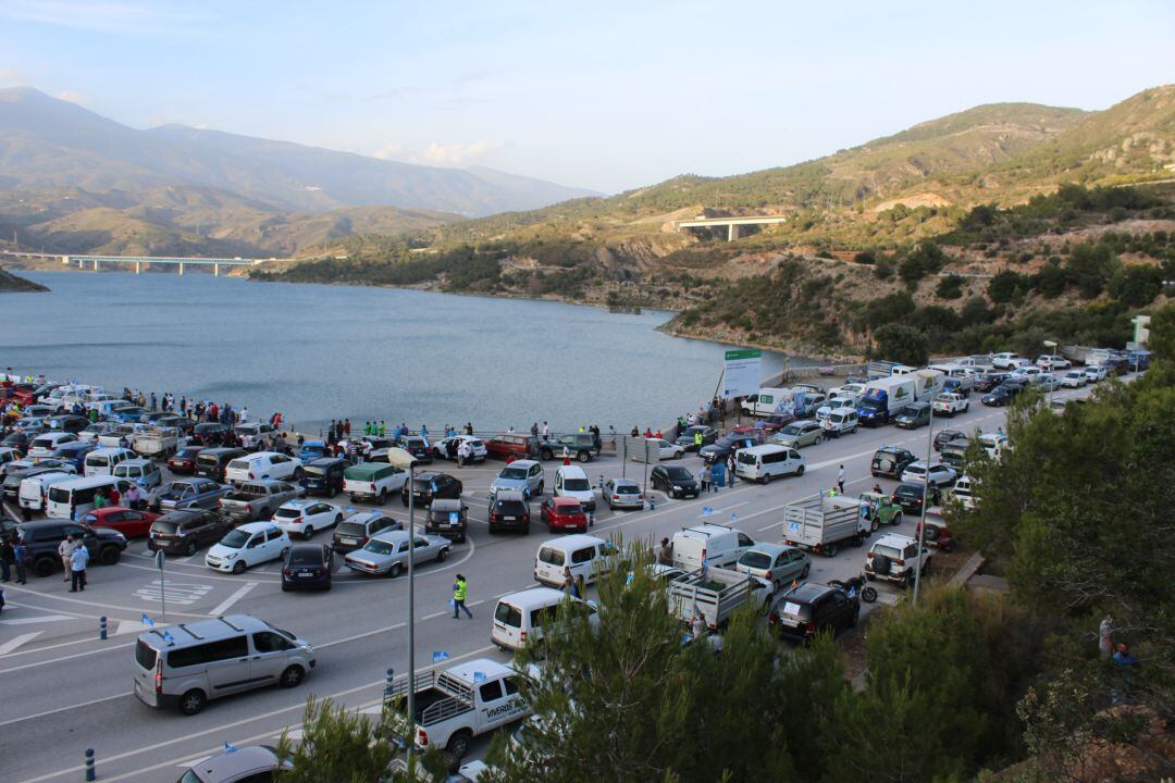 Agricultores se concentran en la presa de Rules para exigir, por enésima vez, las canalizaciones 