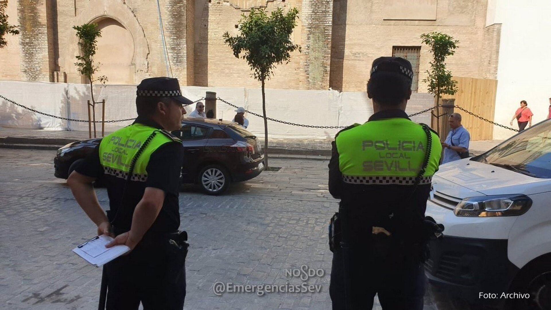 Imagen de archivo de policías locales de Sevilla