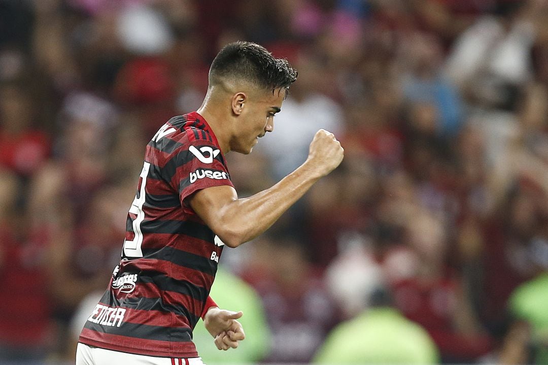 Reinier celebra un gol con el Flamengo