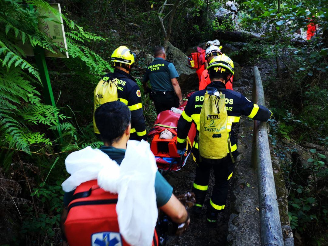 Un momento del traslado.