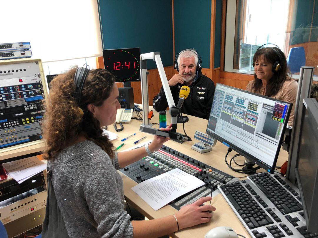 José Luis Peña y Balby Herrera en los estudios de Hoy por Hoy Cantabria.