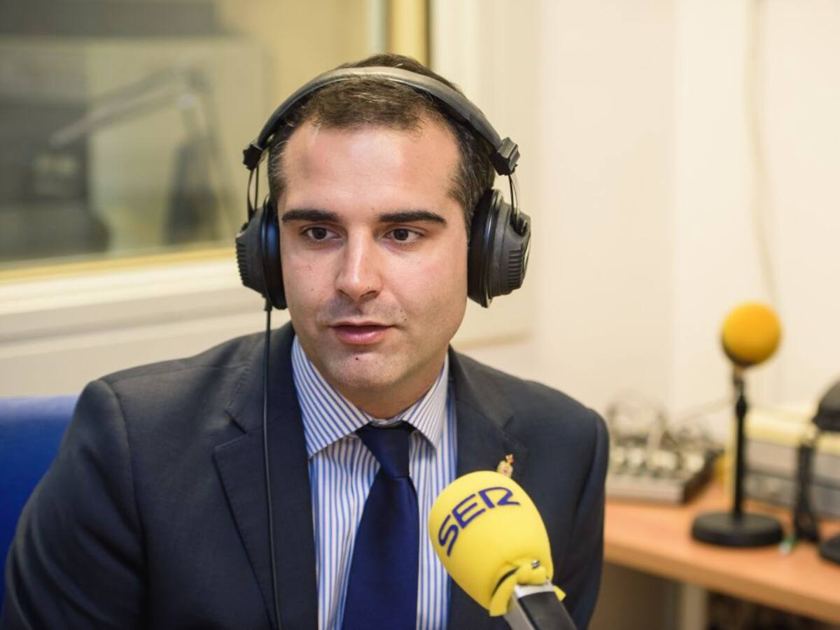 Fernández-Pacheco: "Es una alegría ver al Almería esta temporada"