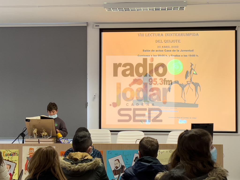 Lectura por uno de los escolares del colegio Arroquia-Martínez