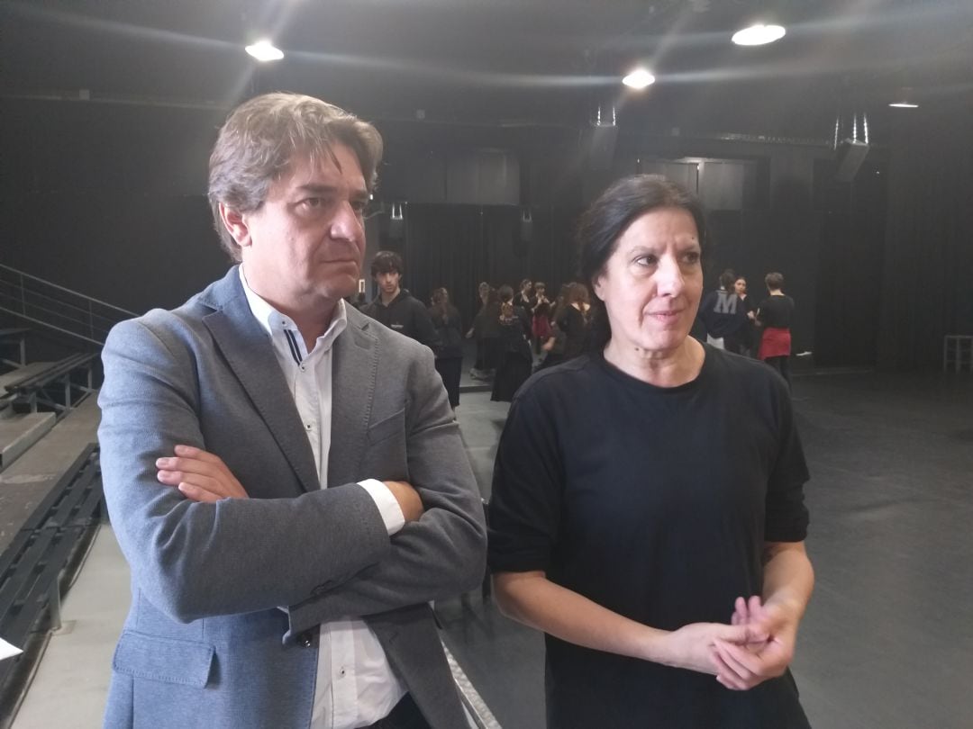 El alcalde de Fuenlabrada y María Pagés durante la visita al Centro Coreográfico que en Fuenlabrada lleva su nombre y gestiona la bailaora.