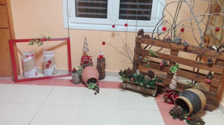 Decoración navideñas en una de las estancias del Centro Sociosanitario Hermanas Hospitalarias de Palencia