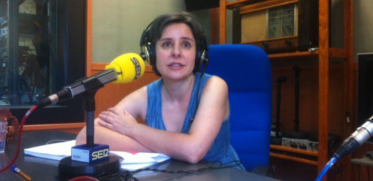 Araceli Martínez, directora del Instituto de la Mujer de Castilla-La Mancha, en los estudios de la Cadena SER