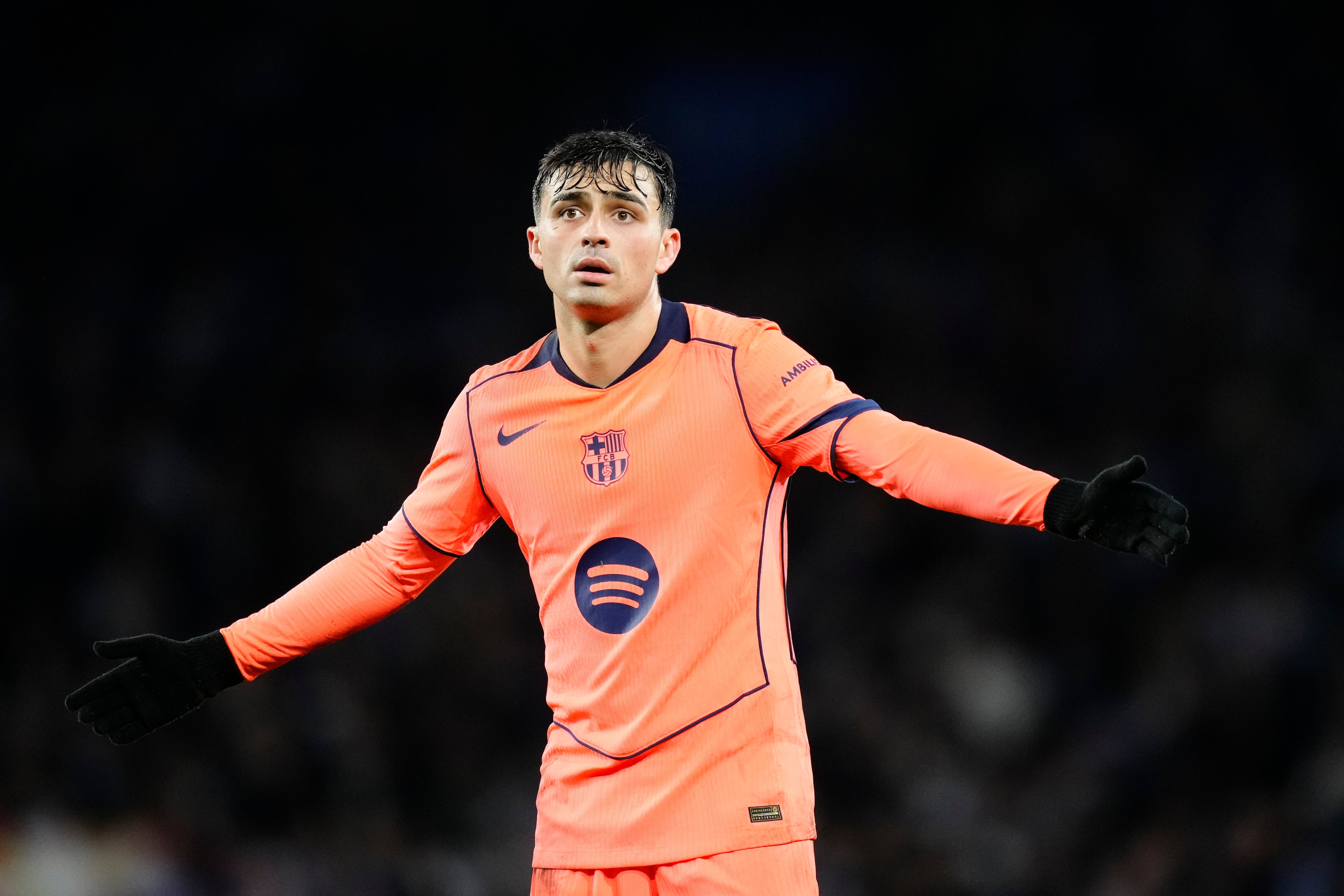 Pedri durante el partido contra la Real Sociedad en LaLiga