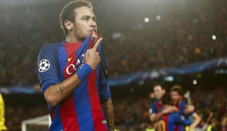 Neymar, durante la celebración del gol de Sergi Roberto