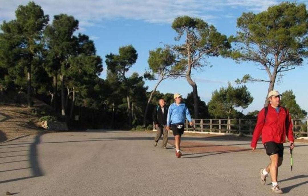 El Ayuntamiento de Totana va a proceder al estudio y creación de rutas de senderismo urbano.