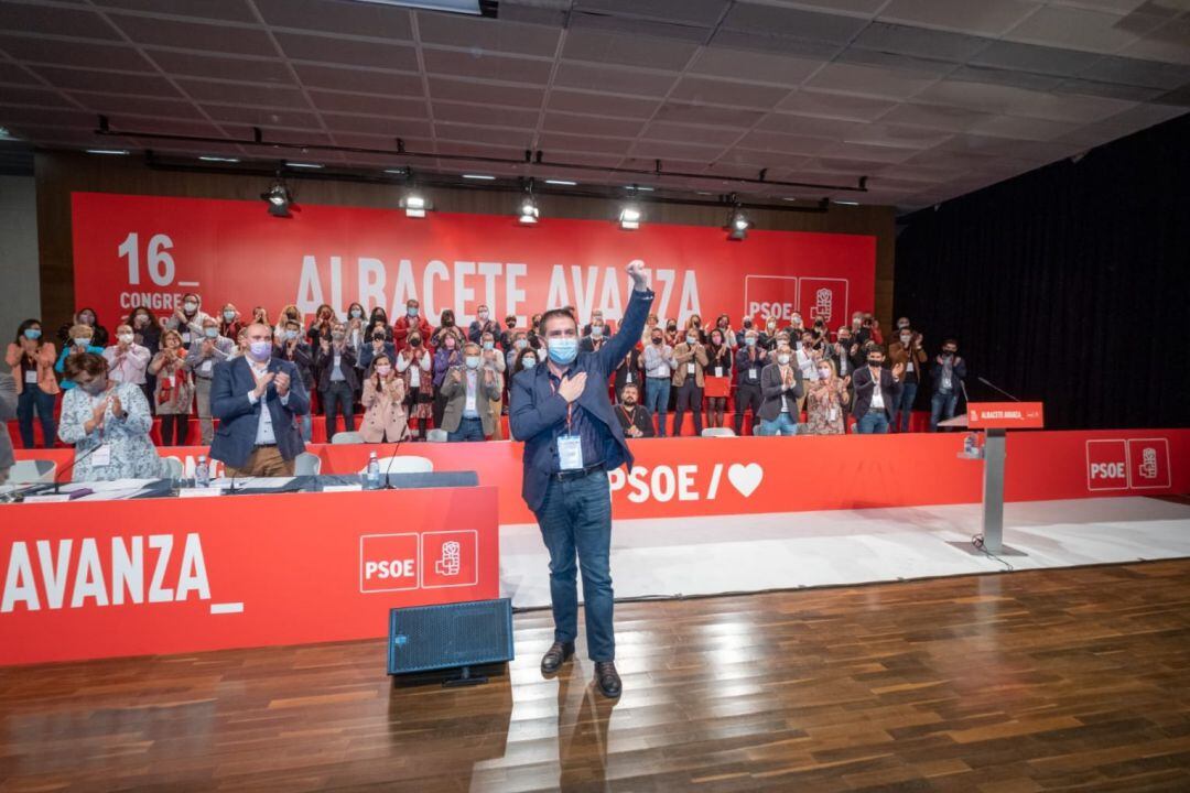 Santi Cabañero, tras ser reelegido secretario provincial