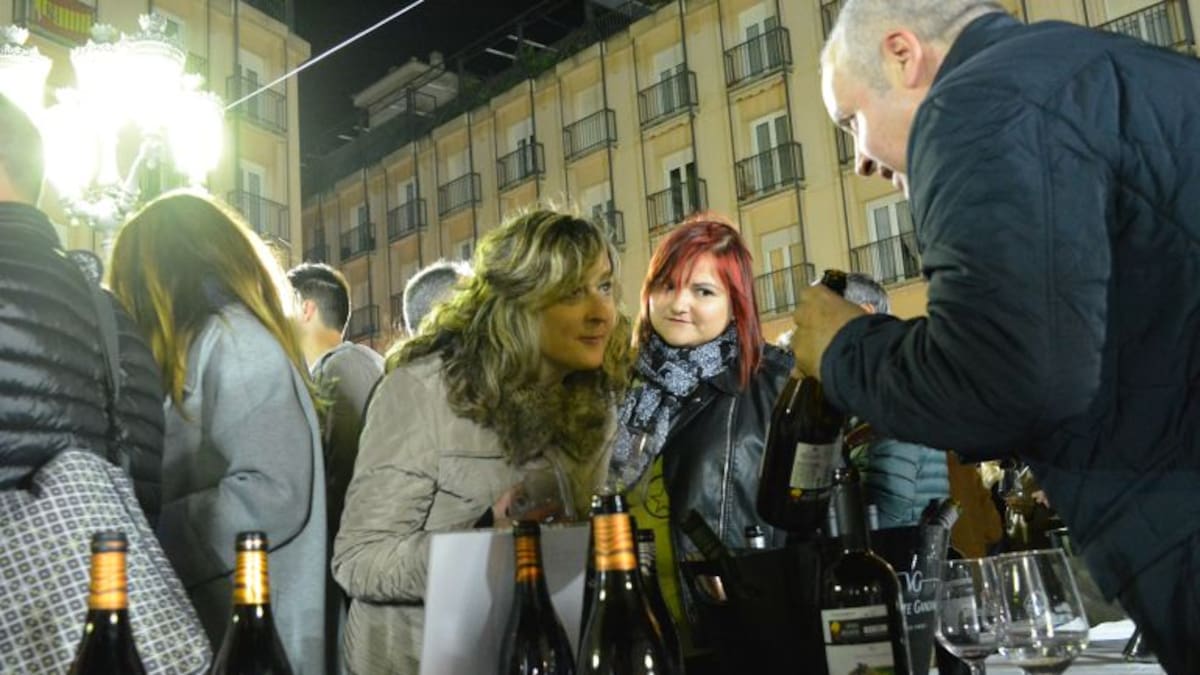 La Plaza Mayor de Elda acoge la primera edición de “Winecanting”
