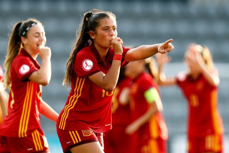 María Llompart celebra su gol