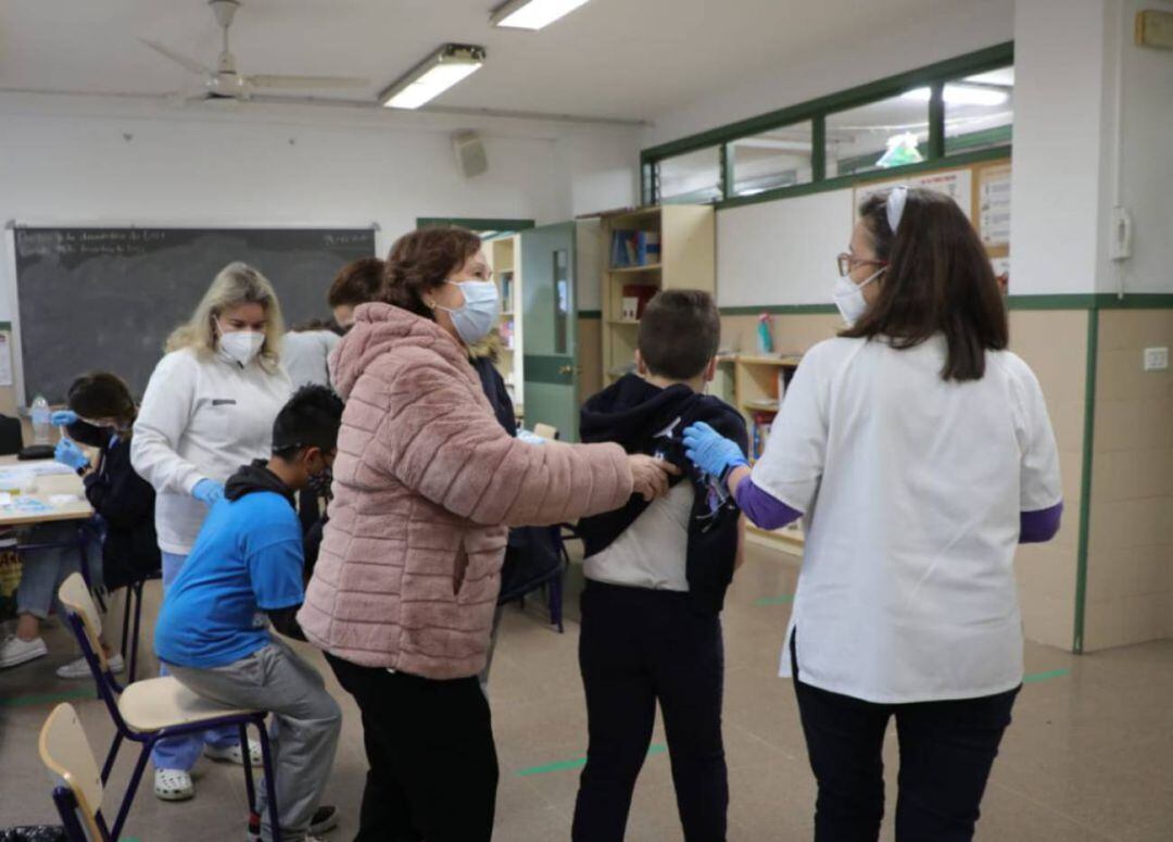 Vacunación en un CEIP de Valencia