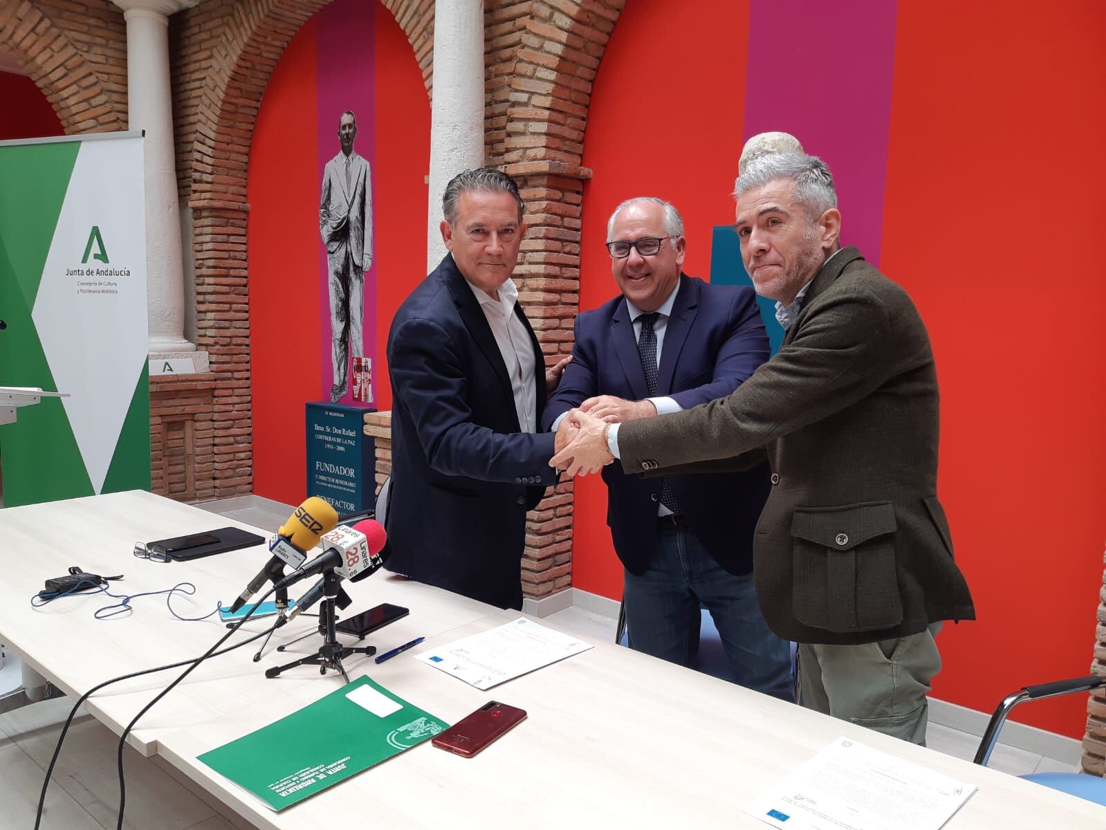 Firma del contrato de obras en Cástulo.