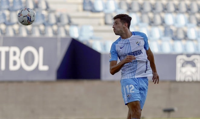 Chavarría en un partido con el Málaga CF