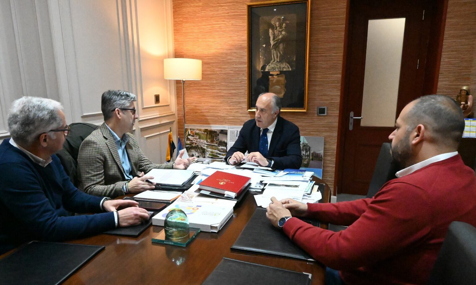 Un momento de la reunión en el Ayuntamiento