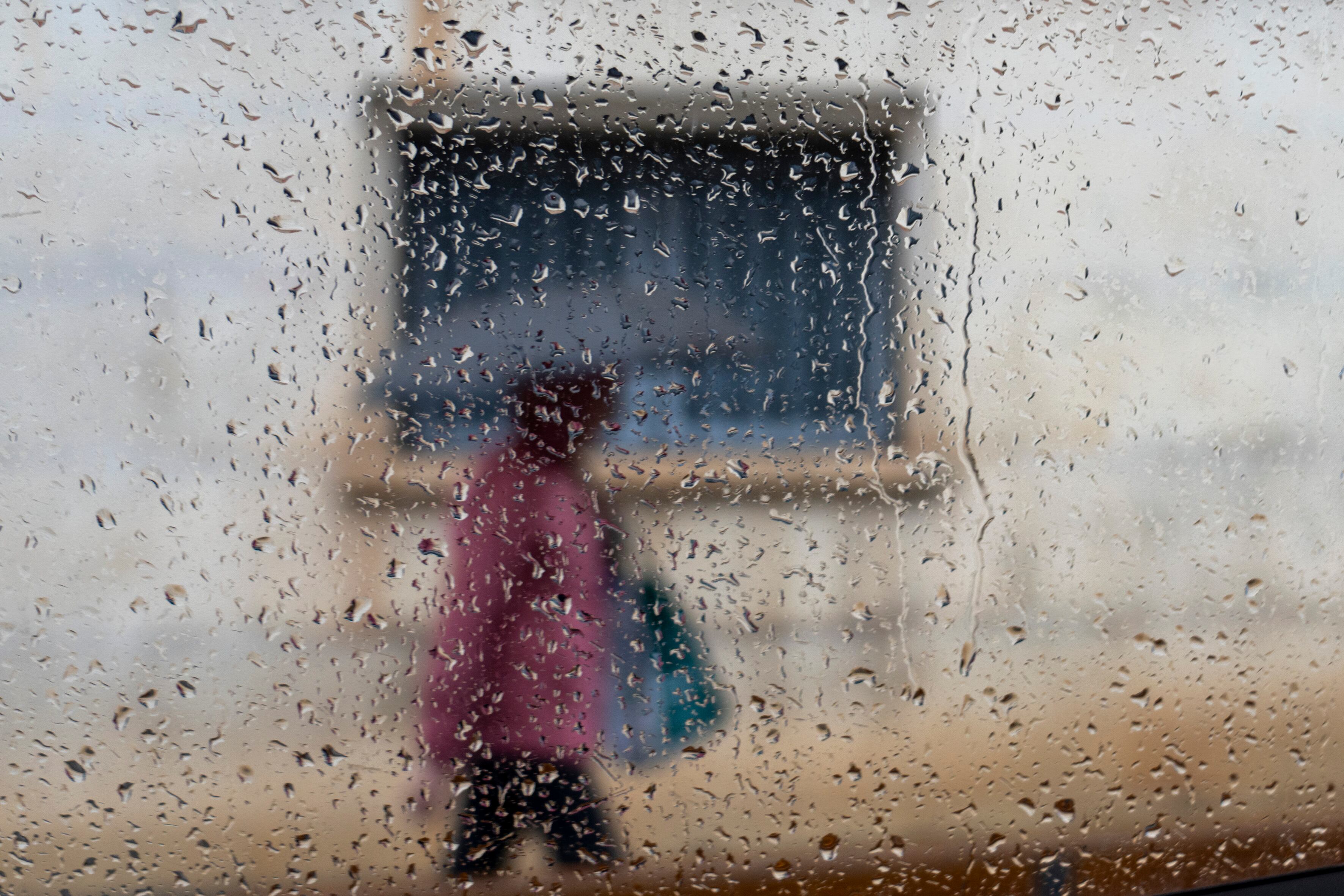 Las lluvias seguirán regando amplias zonas del país hasta el miércoles.