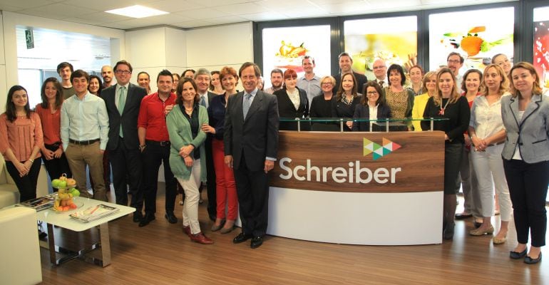 Visita del gobierno municipal a la Delegación Comercial de Schreiber Foods en Alcobendas