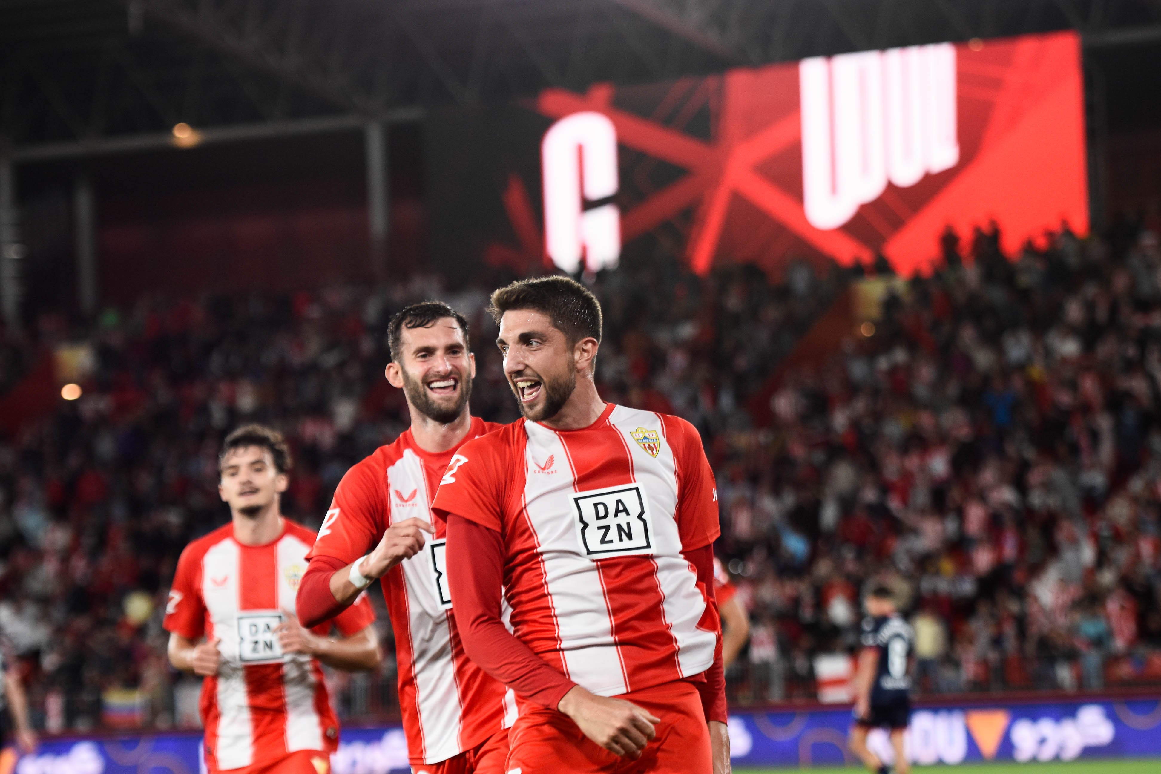 El Almería ha recuperado la sonrisa después de cinco jornadas seguidas sumando para acercarse a la zona de Play Off de ascenso.