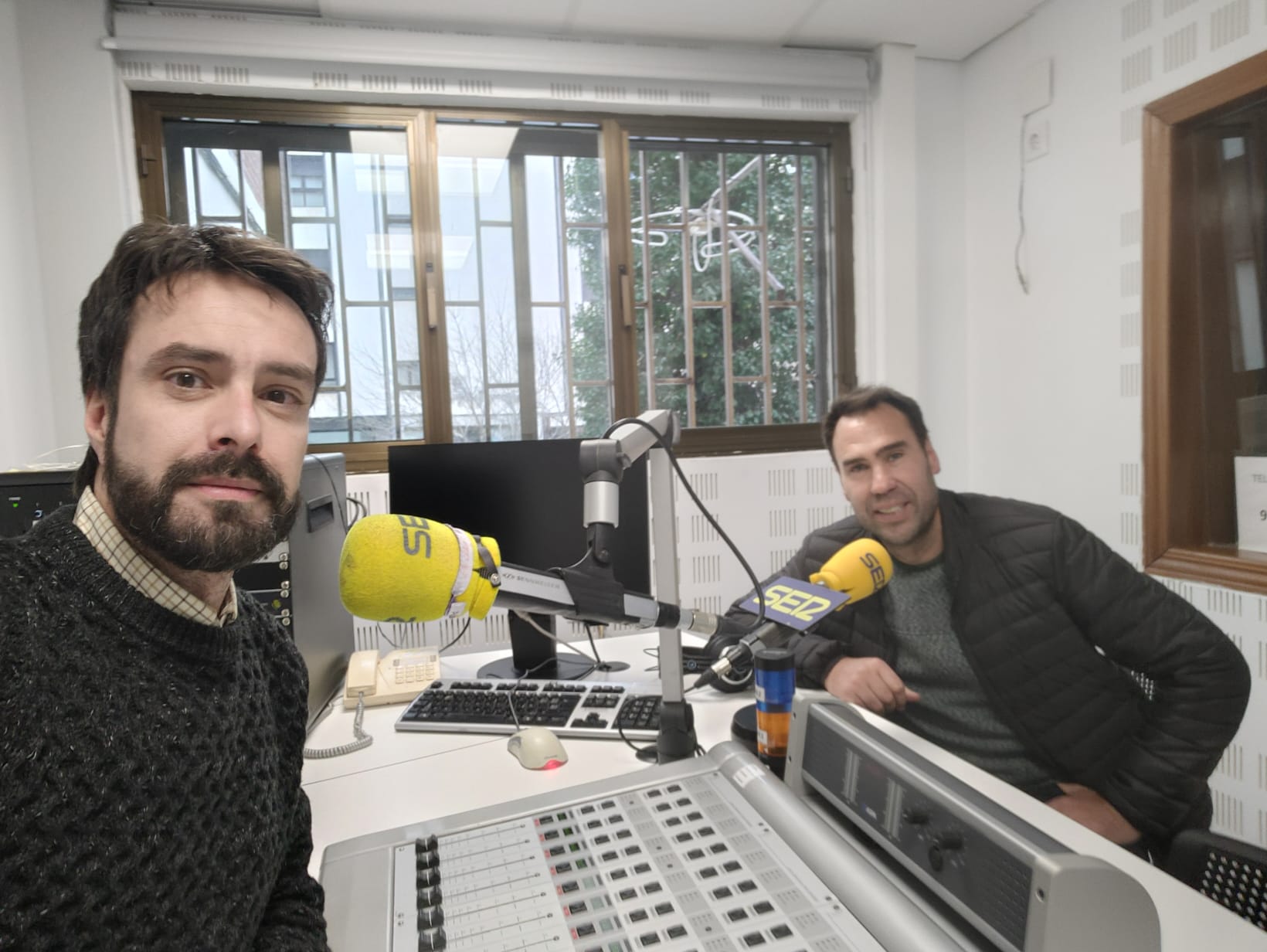 Iñaki Bea, entrenador del Numancia, en los estudios de SER Soria.