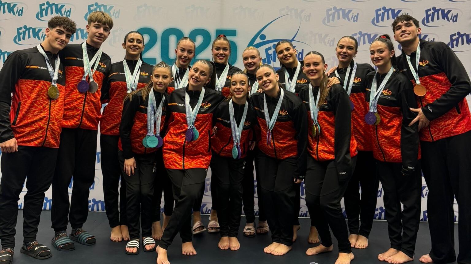 Competidores del club eldense en Hungria