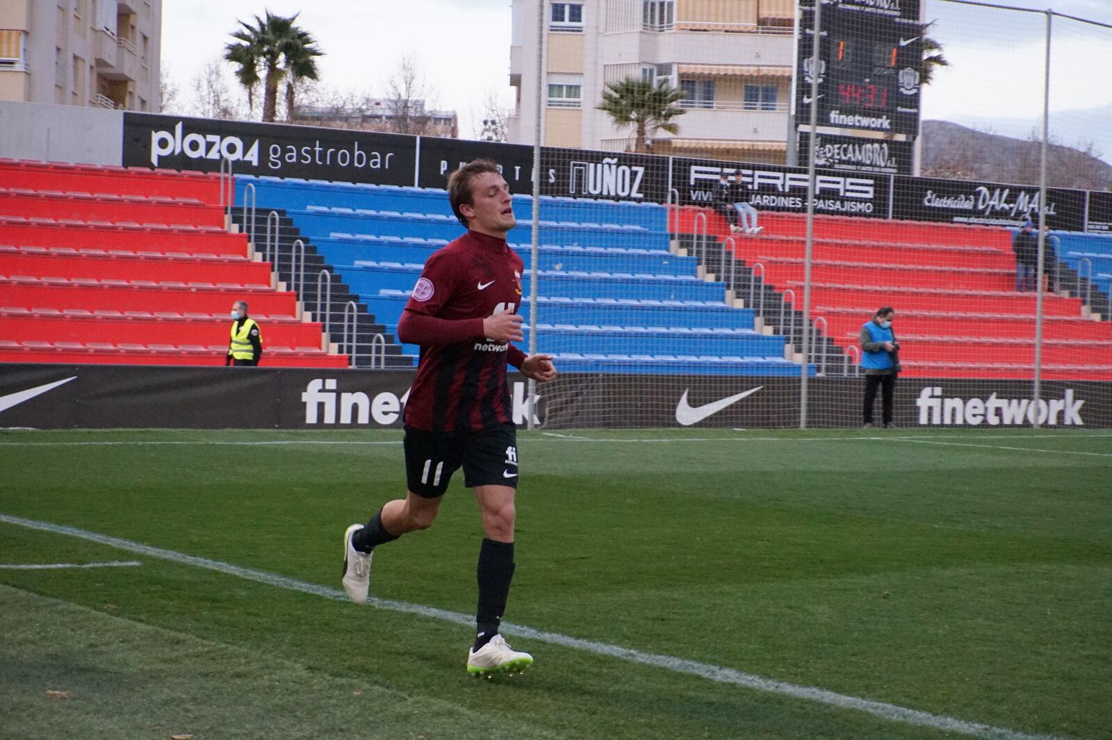 Pablo García, máximo goleador del Eldense, espera seguir viendo puerta