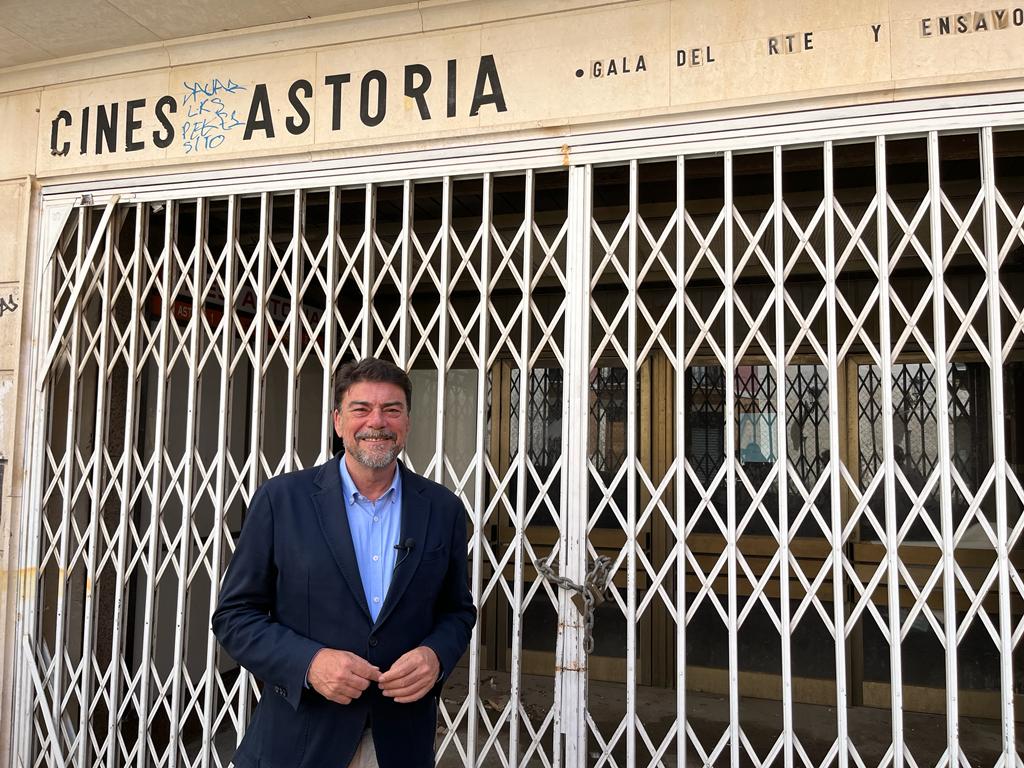 Luis Barcala anuncia la compra de los Astoria