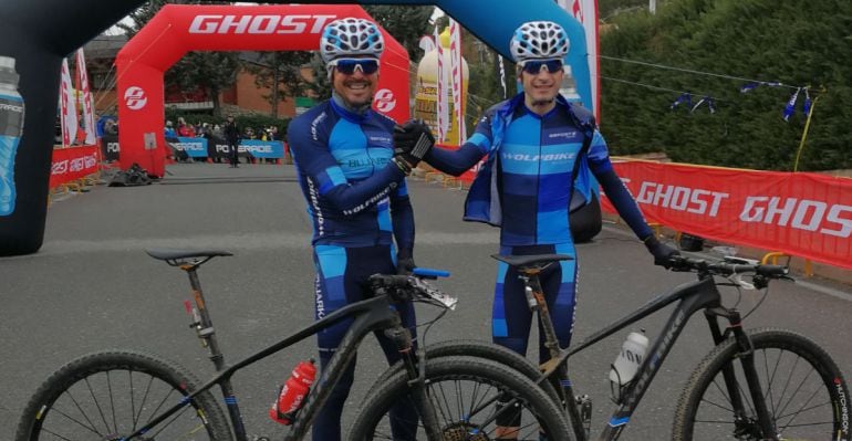 Beltrán y Fernández durante su participación en el Maratón Sierra Oeste.