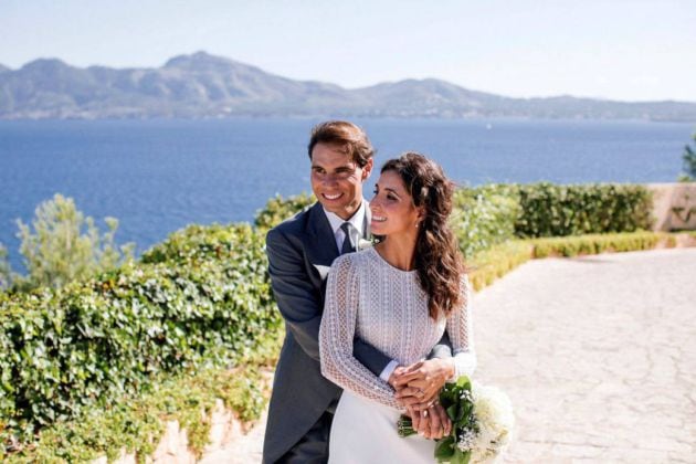 Rafa Nadal y Xisca Perelló posan en el día de su boda