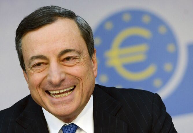 El presidente del Banco Central Europeo (BCE), Mario Draghi, sonríe durante una rueda de prensa ofrecida en Fráncfort (Alemania)