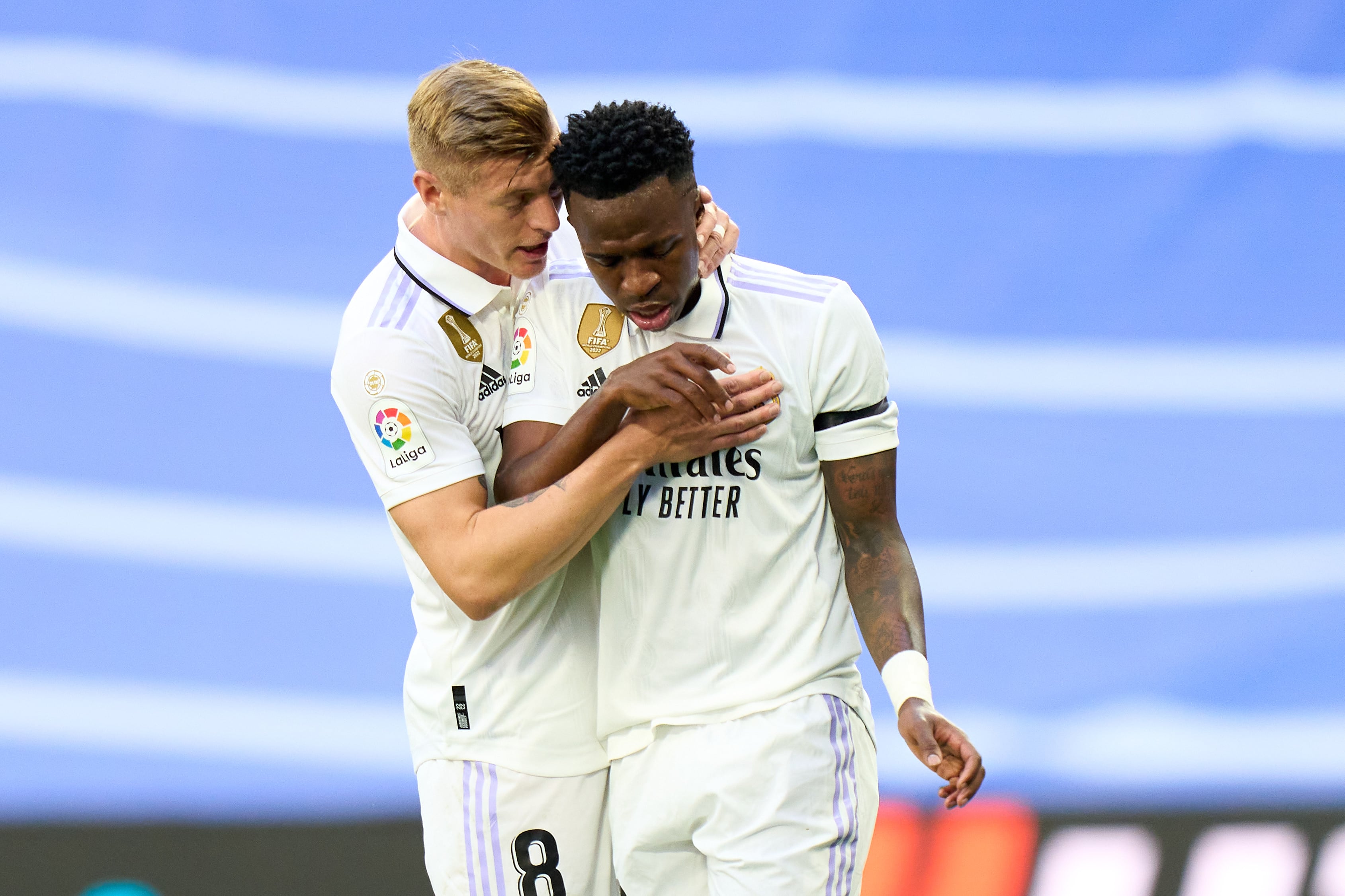 Kroos y Vinicius hablan durante un partido, el pasado 11 de marzo. 