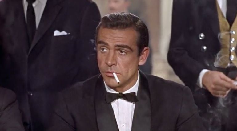 Fotograma Sean Connery en el papel de James Bond.