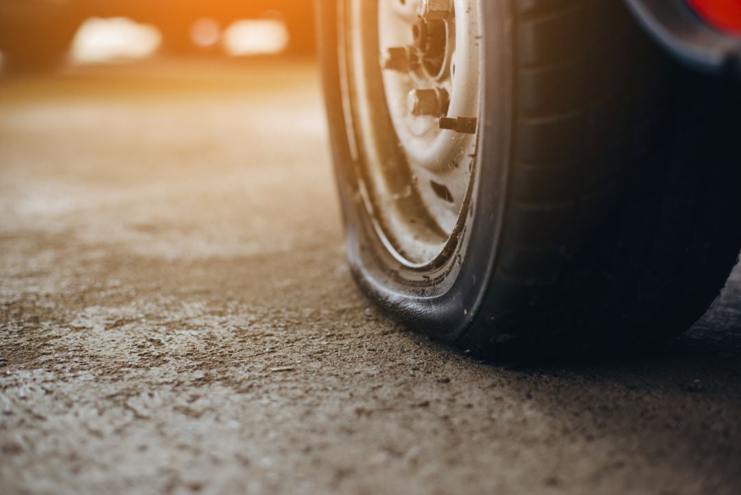 Han aparecido hasta 15 coches con las ruedas pinchadas esta madrugada