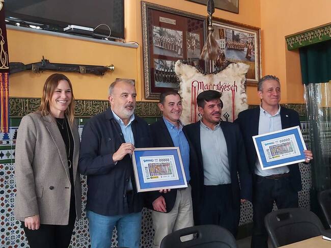 La ONCE ha entregado réplicas del cupón enmarcadas