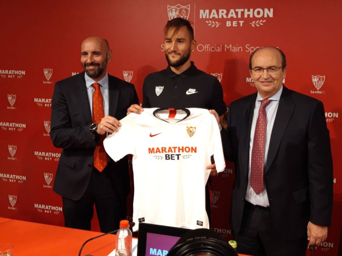 El Sevilla presenta a Nemanja Gudelj