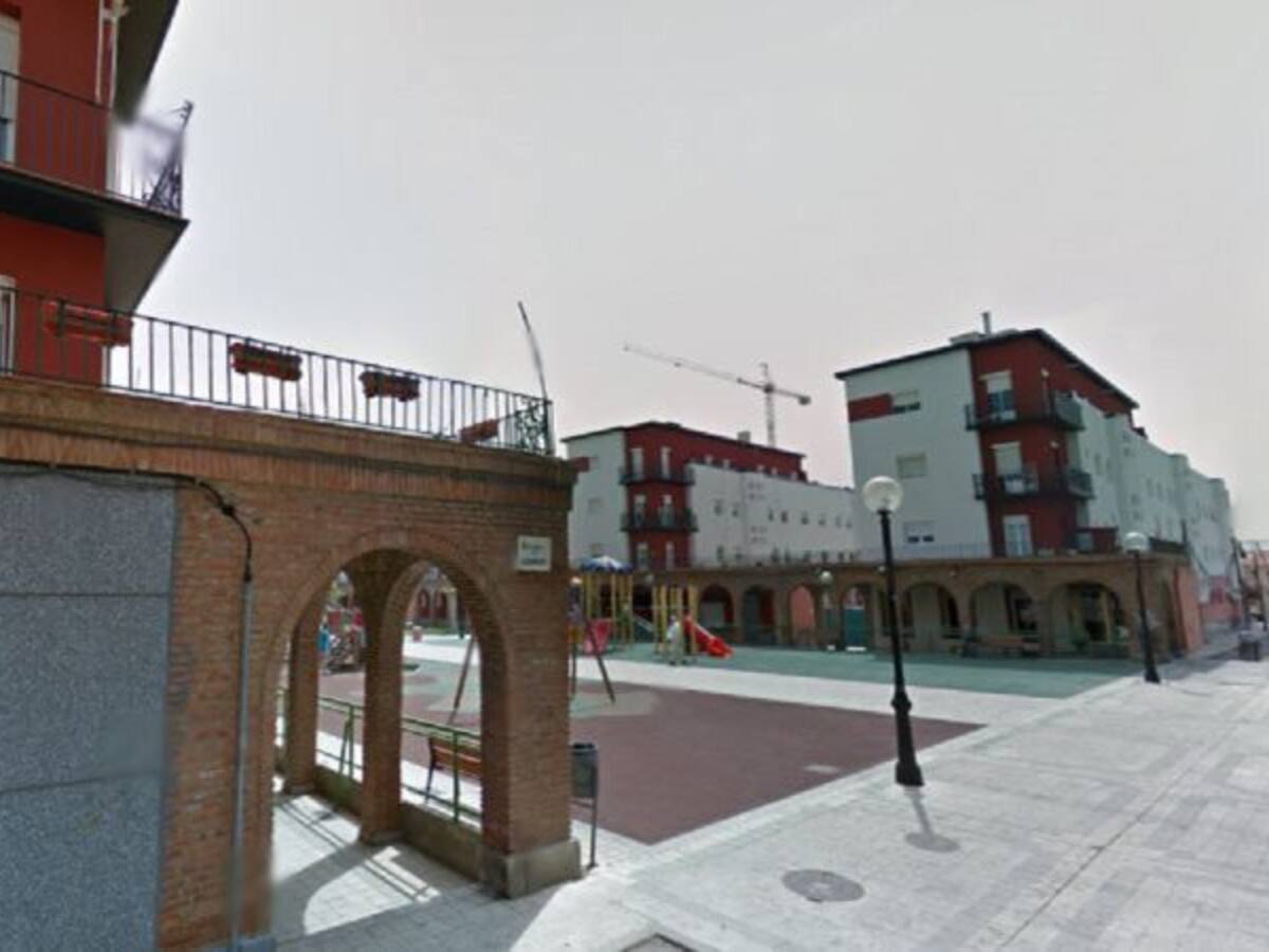 Policía Local acordona las Casas del Hogar para verificar los riesgos