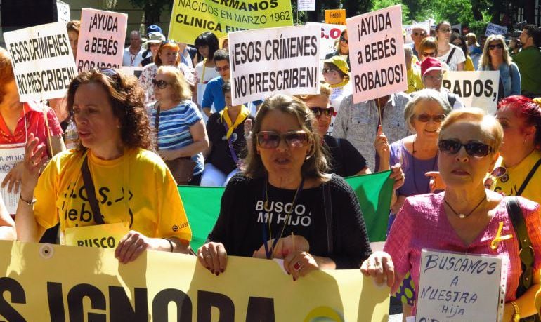 Afectados por el robo de bebés en una manifestación