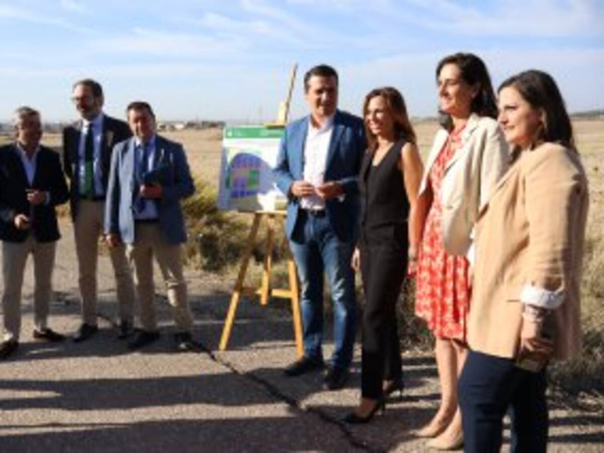 Junta y Ayuntamiento de Córdoba presentan la nueva promoción en Huerta de Santa Isabel con un 53% de VPO