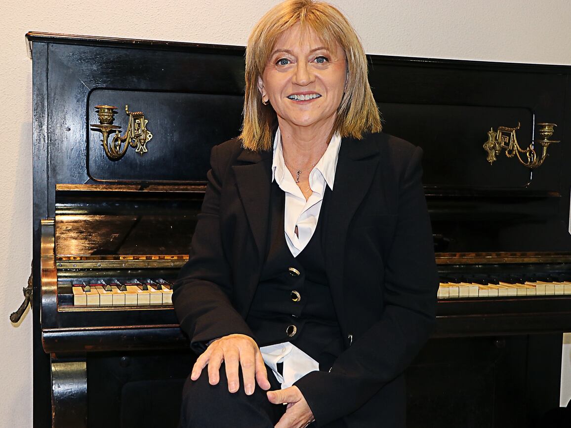 La directora visitó ayer Petrer para disfrutar del Concierto de Música Festera