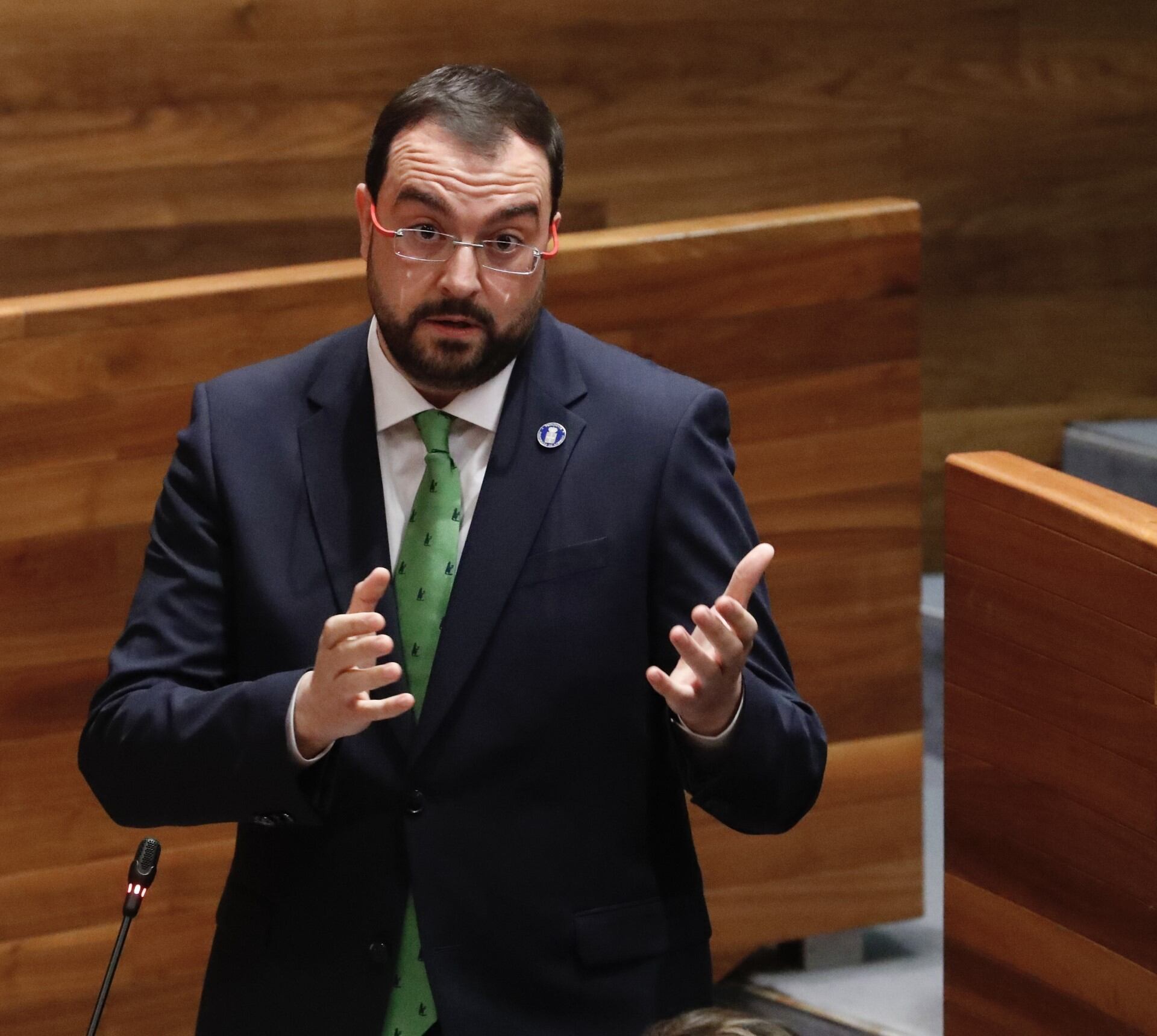 Barbón, durante el pleno de este miércoles en la Junta General.