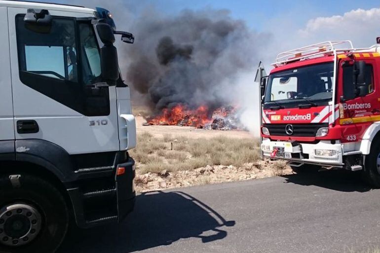 Incendio en la carga de un camión