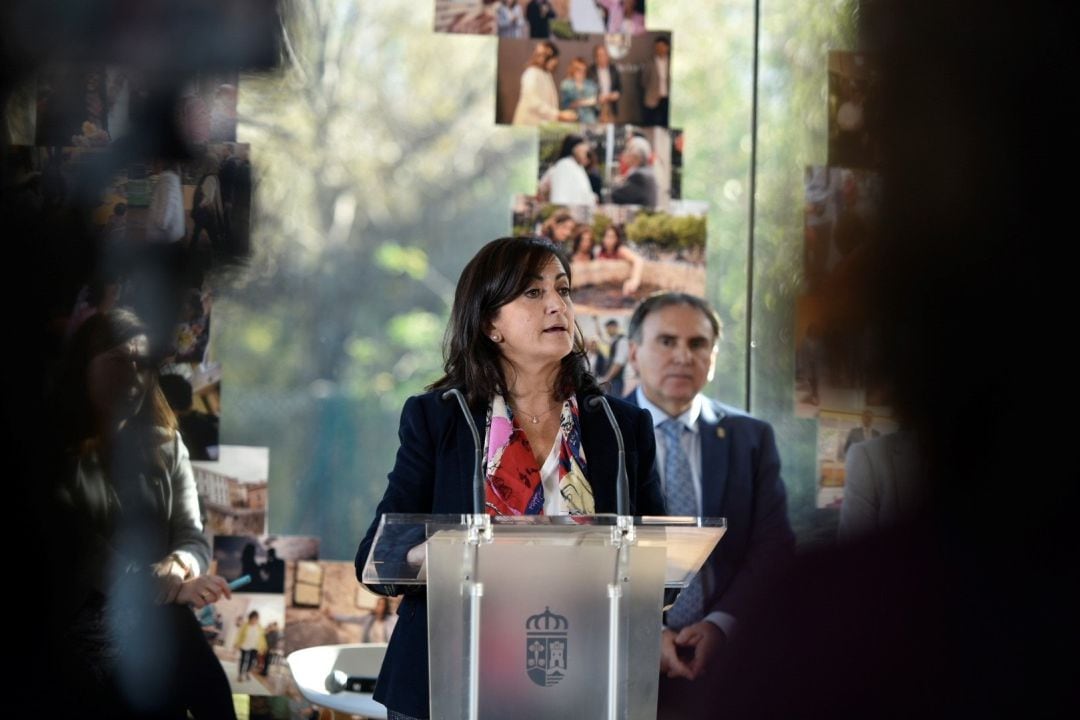 La presidenta del Gobierno, Concha Andreu, hace balance de sus cien días de Gobierno