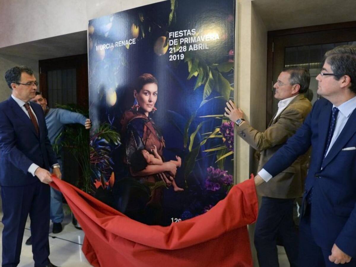 Flora, la diosa de la primavera, protagoniza los 120 años de las fiestas murcianas más internacionales