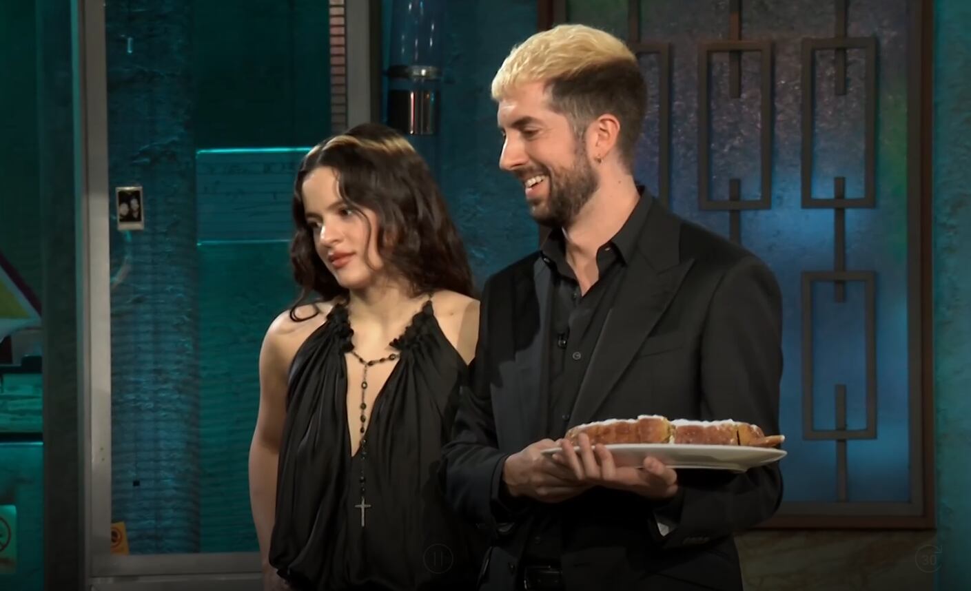 Rosalía y Broncano en La Revuelta.