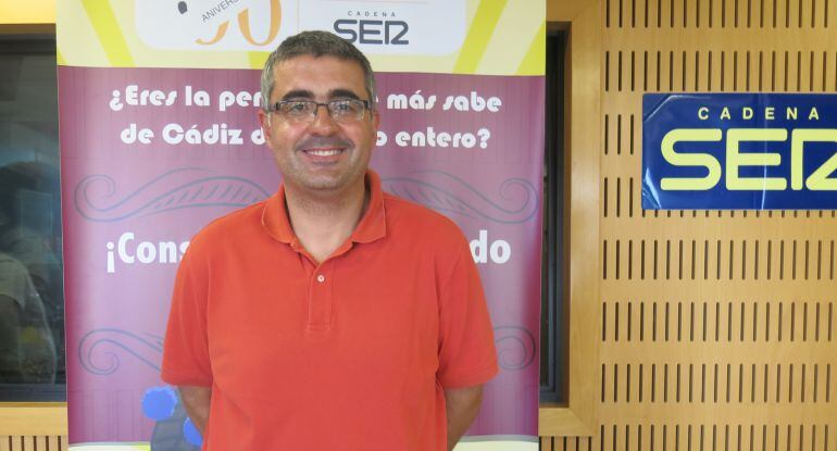 José Antonio Rivera sonríe tras convertirse en el primer finalista del Doctorado Honoris Cádiz