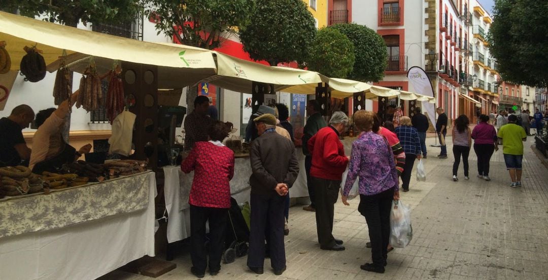Mercado con productos Degusta Jaén en Villanueva del Arzobispo.