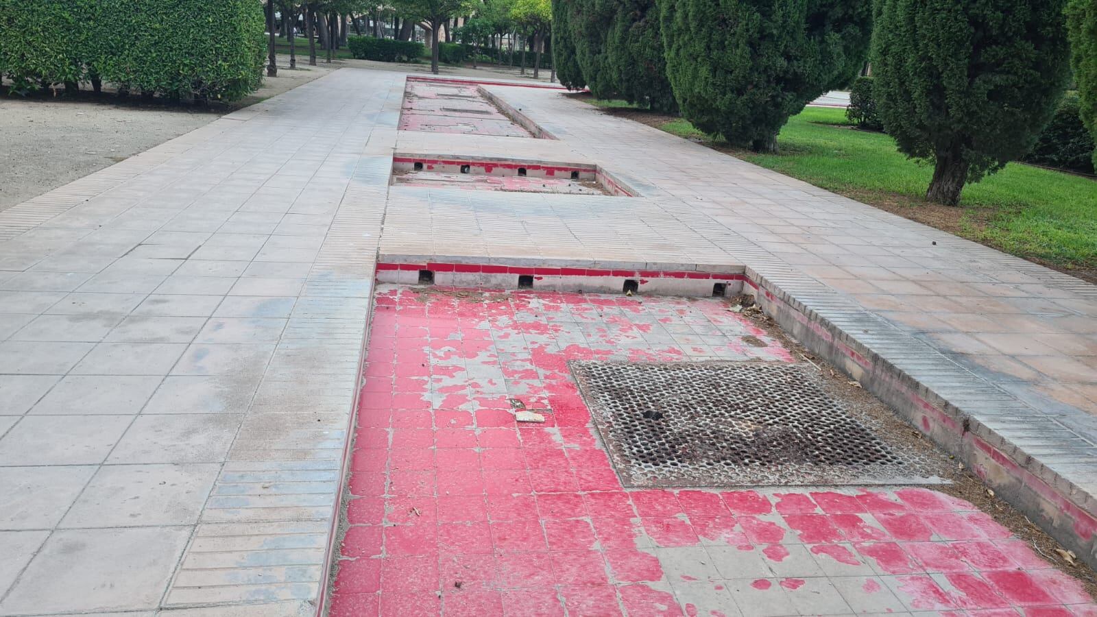 Desperfectos en el Jardín del Túria de València.